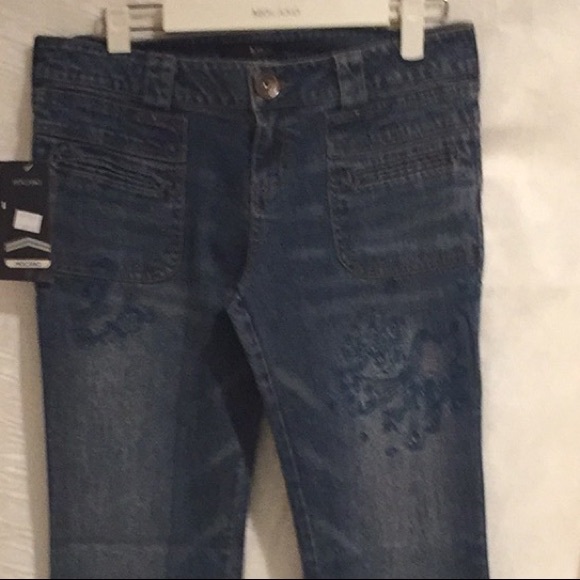 💕💕Host Pick💕💕NWT Petite blue jeans - Picture 1 of 3